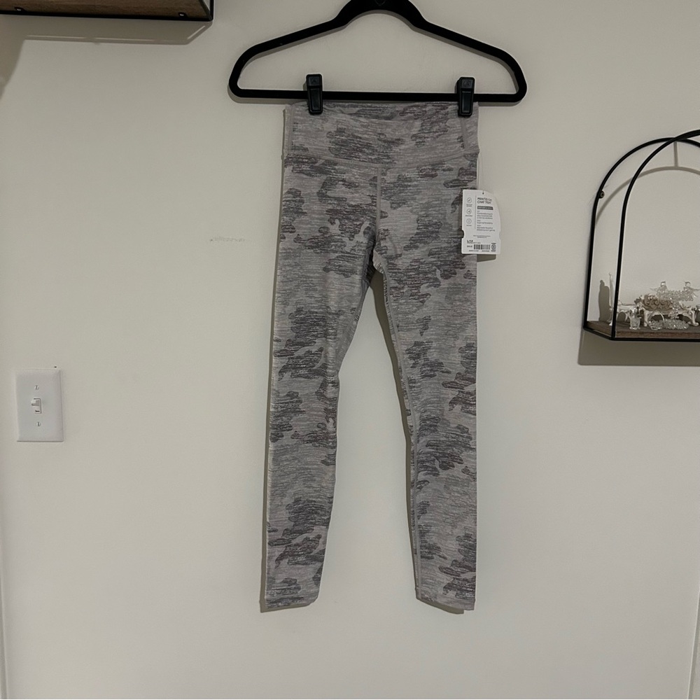 NWT Athleta Girls Gray Printed Chit Chat Tight‎ Leggings Size 12 Youth